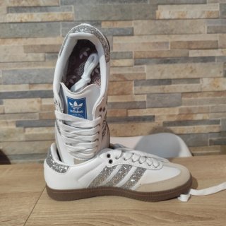 Zapatillas Adidas Samba Blancas con Detalles Plate
