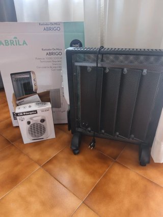 Base de cama blanca con cabecero +2 estufas .