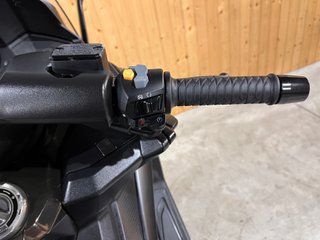 Kymco AK 550 Negro