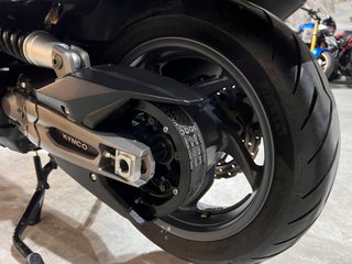 Kymco AK 550 Negro