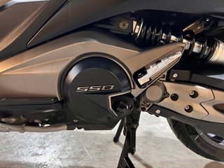 Kymco AK 550 Negro