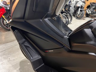 Kymco AK 550 Negro