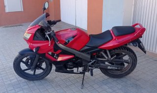 MOTO KYMCO QUANNON 125cc Roja y Negra