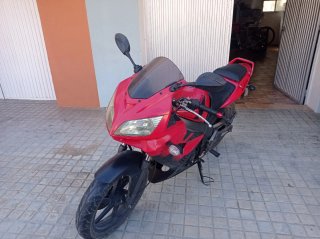MOTO KYMCO QUANNON 125cc Roja y Negra