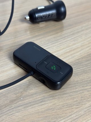 Transmisor Bluetooth Baseus coche + manos libres