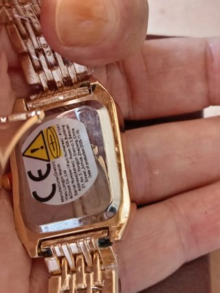 Reloj XIMILI Dorado y Blanco