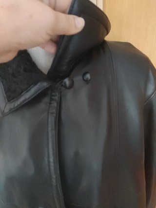 Chaquetón de piel negro