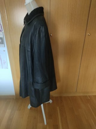 Chaquetón de piel negro
