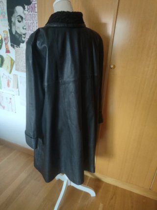 Chaquetón de piel negro