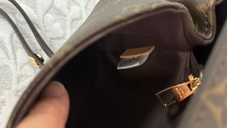 Louis Vuitton Pochette Métis East West