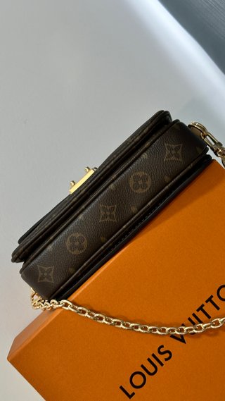 Louis Vuitton Pochette Métis East West