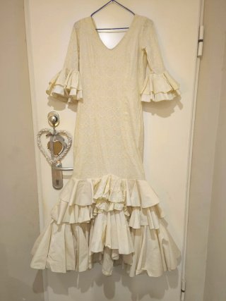 Traje Flamenca Gitana Sevillana Beige