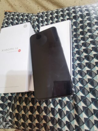 Xiaomi 14 CO-ENGINEERED WITH Leica