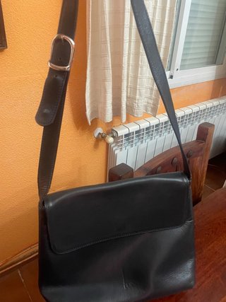 Bolso de piel azul marino