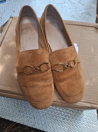 Geoux Mocasines Marrones con Detalle Dorado