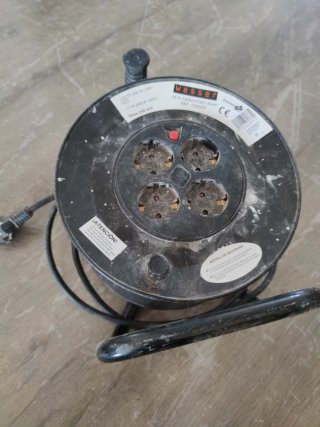 Enchufe enrollable Wesser 25m