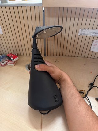 Lámpara de mesa negra