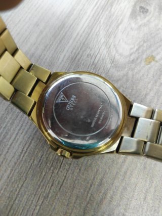 Reloj Guess Dorado W13545L1