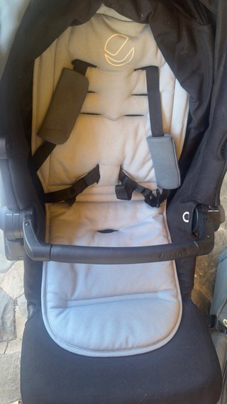 Carrito Jane Muum 4 con capazo y silla de paseo