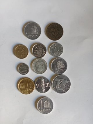 Lote 12 monedas pesetas diferentes valores