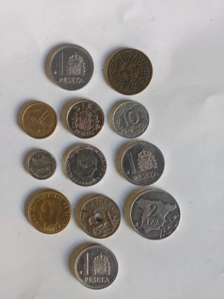 Lote 12 monedas pesetas diferentes valores