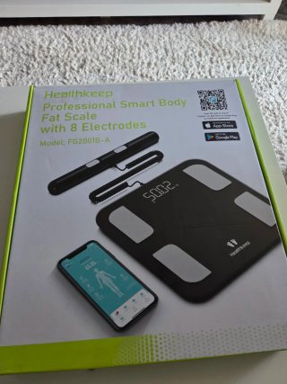 Báscula Inteligente Healthkeep Negra y Plateada