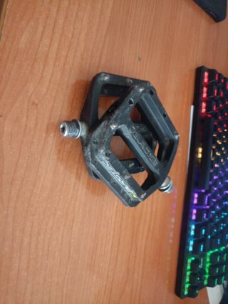 Pedales de plataforma negros