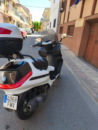 Piaggio X8 250cc.  Maxi Scooter Automática