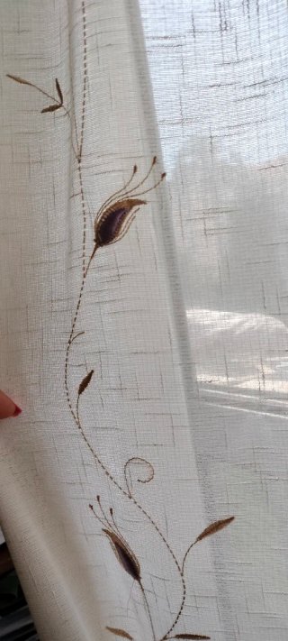 Cortinas de tela con diseño floral