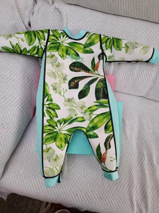 Traje de neopreno para niña