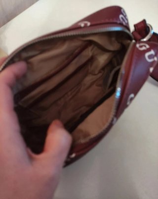 Bolso Guess  bordó, como nuevo