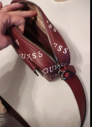 Bolso Guess  bordó, como nuevo