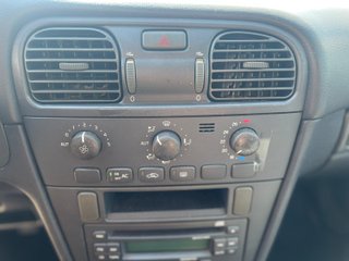 Volvo V40 2003
