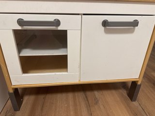 Cocinita de juguete de madera