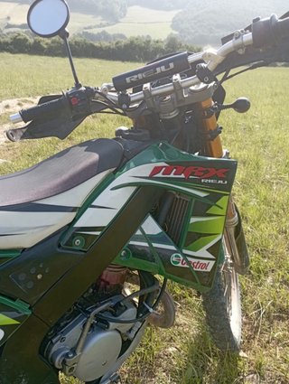 Rieju MRX Enduro Moto Verde y Blanca