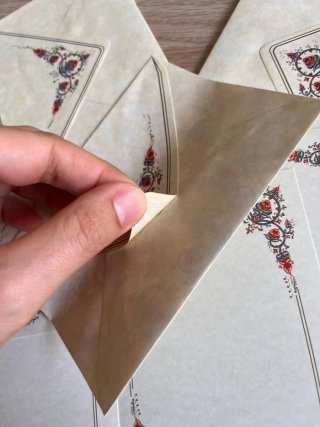 10 sobres y tarjetas con diseño floral
