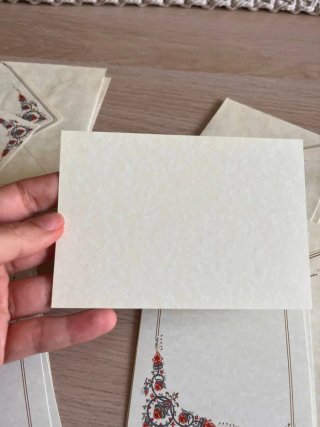 10 sobres y tarjetas con diseño floral