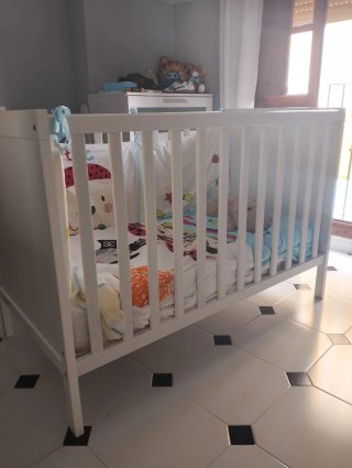 Cuna bebé IKEA