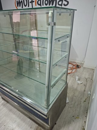 Vitrina expositora cristal y metal