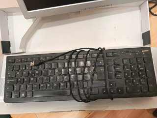 Pantalla HP Plata + Teclado de Regalo