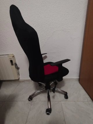 Silla de escritorio ergonómica rosa fucsia y negra
