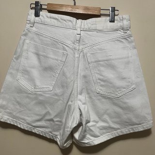 Shorts blancos de mezclilla