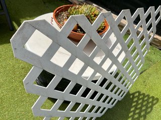 Celosía de POLIPROPILENO blanco. 100x86cm