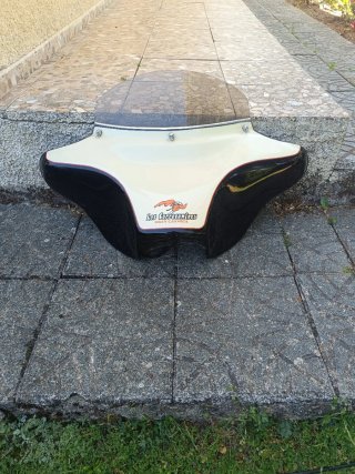 Encarenado moto custom  cajón con respaldo
