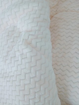 Edredón borreguito doble cara beige 2 cojines .
