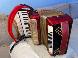 Acordeón Hohner Concerto II 72 bajos