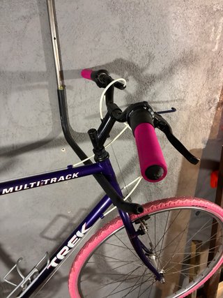 Bicicleta 28” Trek Multitrack 720