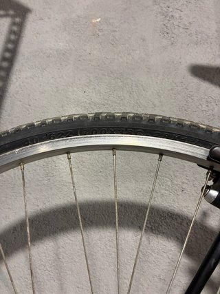 Bicicleta 28” Trek Multitrack 720