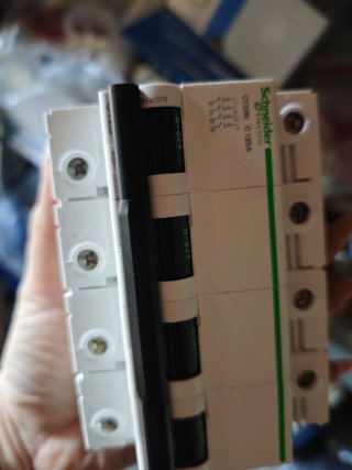 Magnetotérmico 4P 125A Curva C Schneider