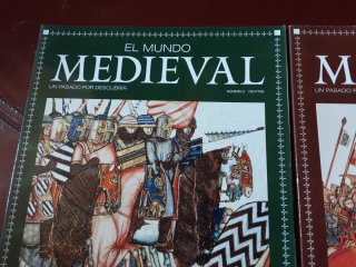 Lote 6 revistas El mundo medieval.